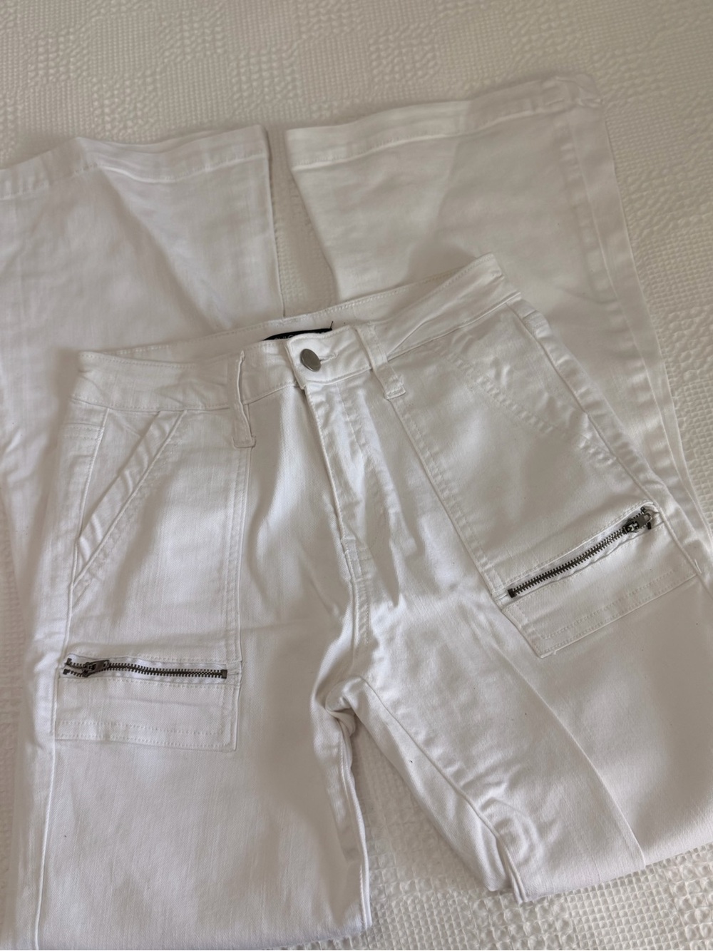 White Women’s Zip-Pocket Jeans